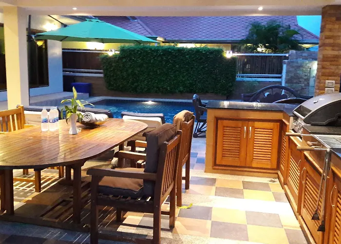 The Ville Family Grand Pool Villa